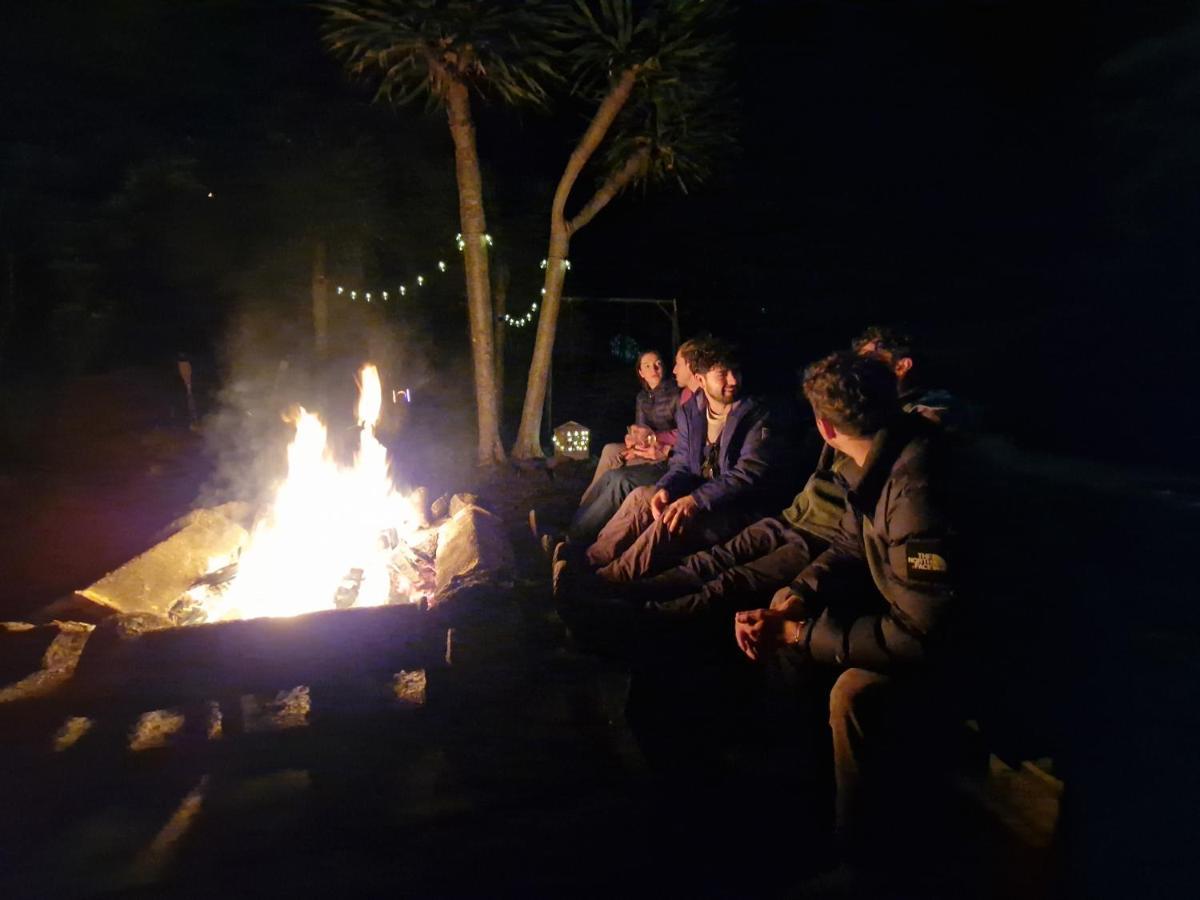 Loving Strangers Hostel Мадалена Екстер'єр фото